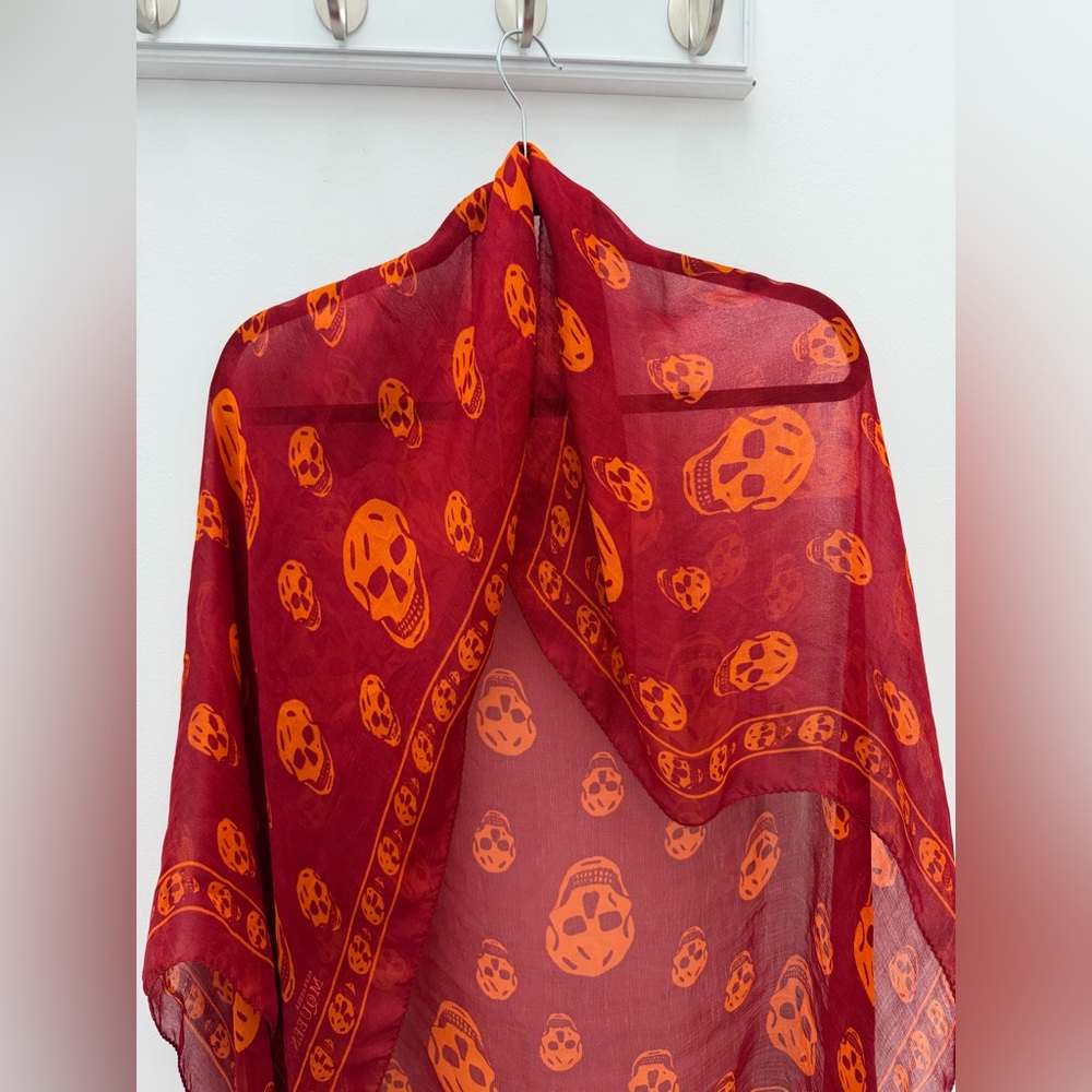 Authentic Alexander McQueen Red & Orange Skull Silk Chiffon Scarf Iconic Design - Picture 3 of 9